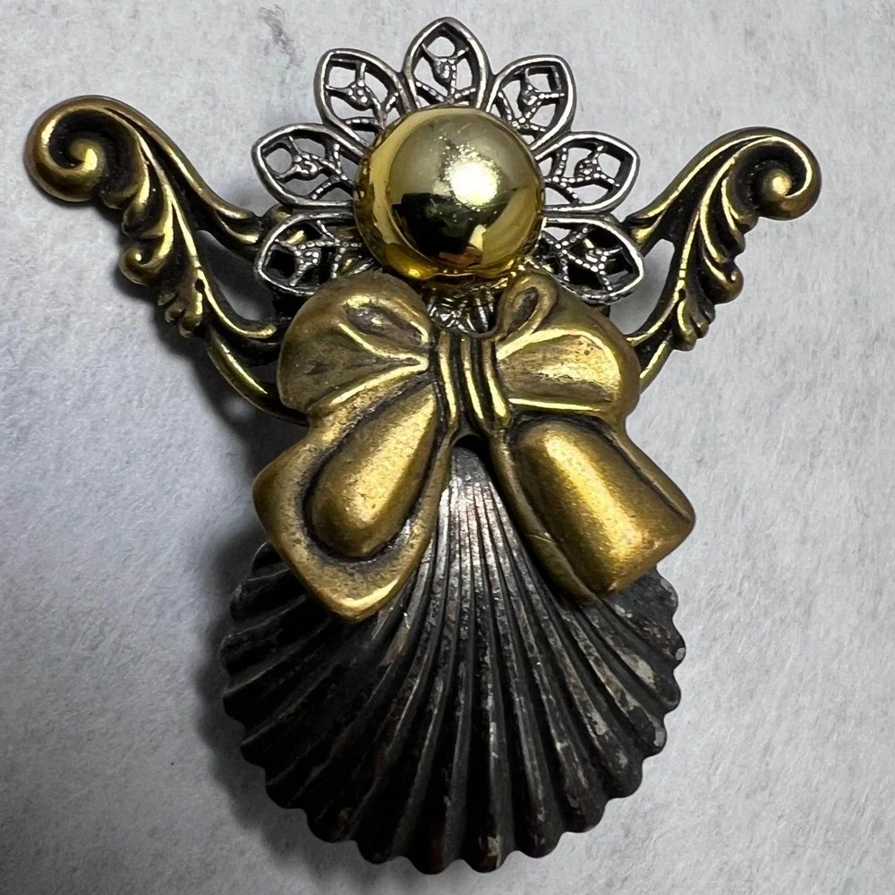 Vintage Ornate Gold Silver Tone Flower Shell Bow Brooch Pin Angelic Design